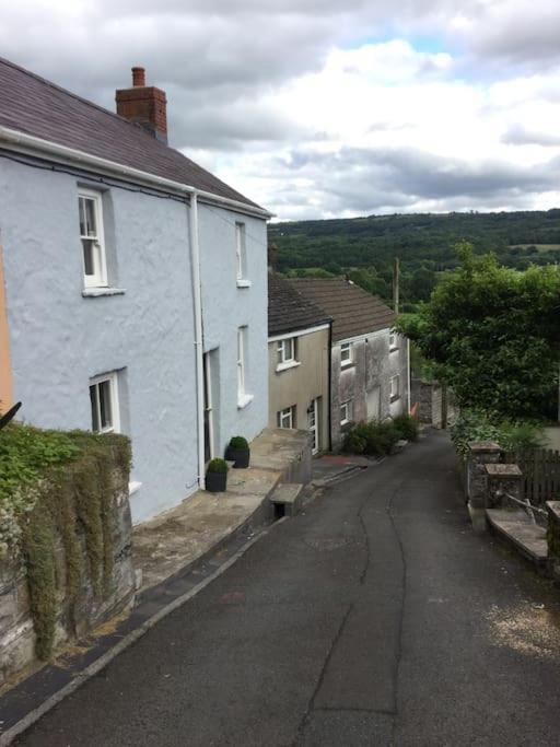 Quay * Llandeilo